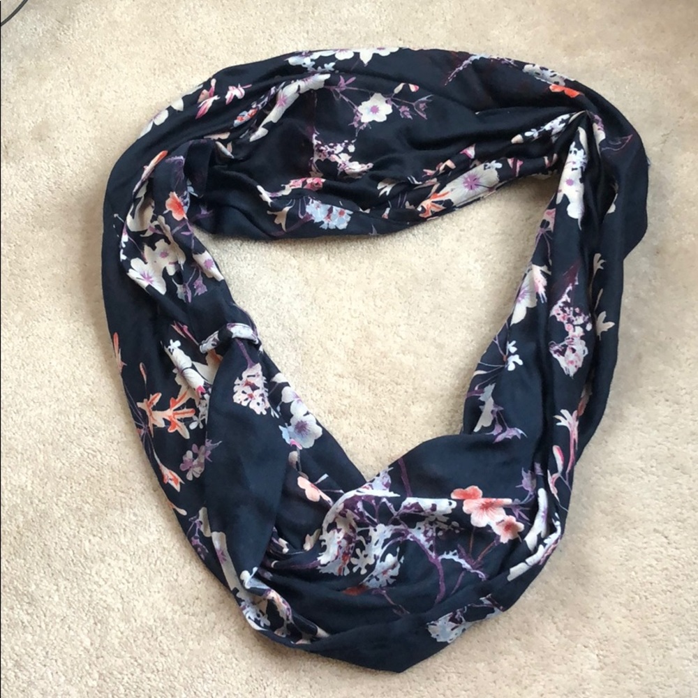 Infinity scarf - Picture 1 of 1